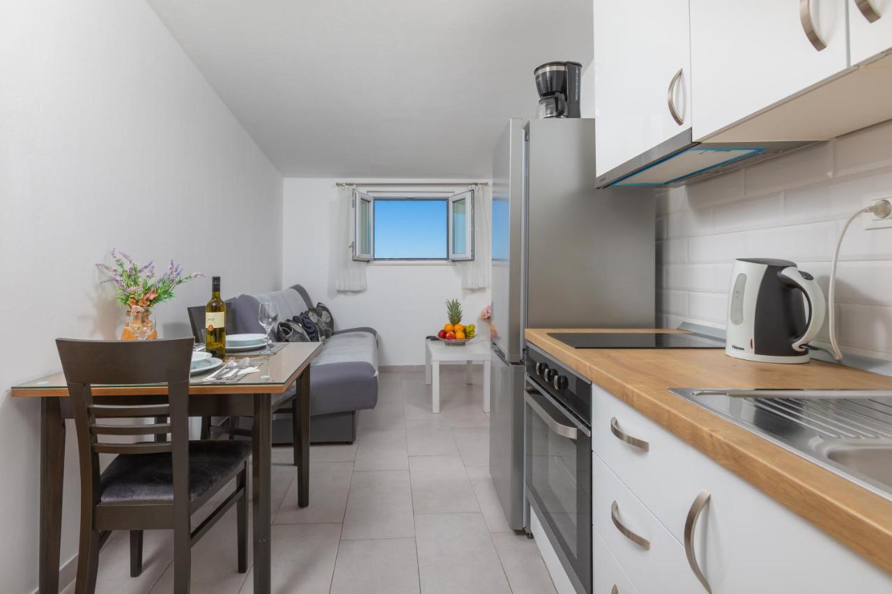 Apartments Petrovic Makarska Exterior photo