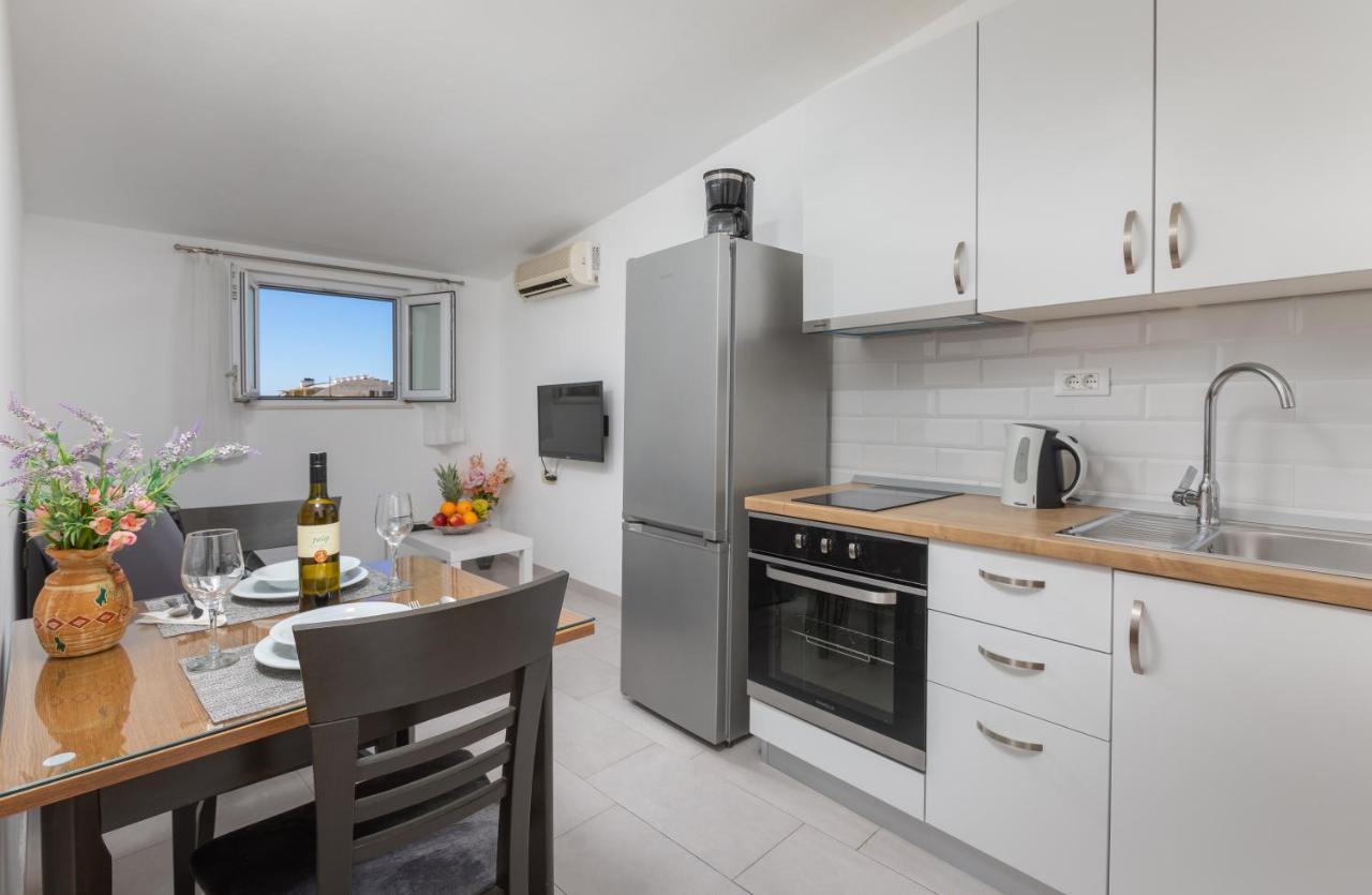Apartments Petrovic Makarska Exterior photo