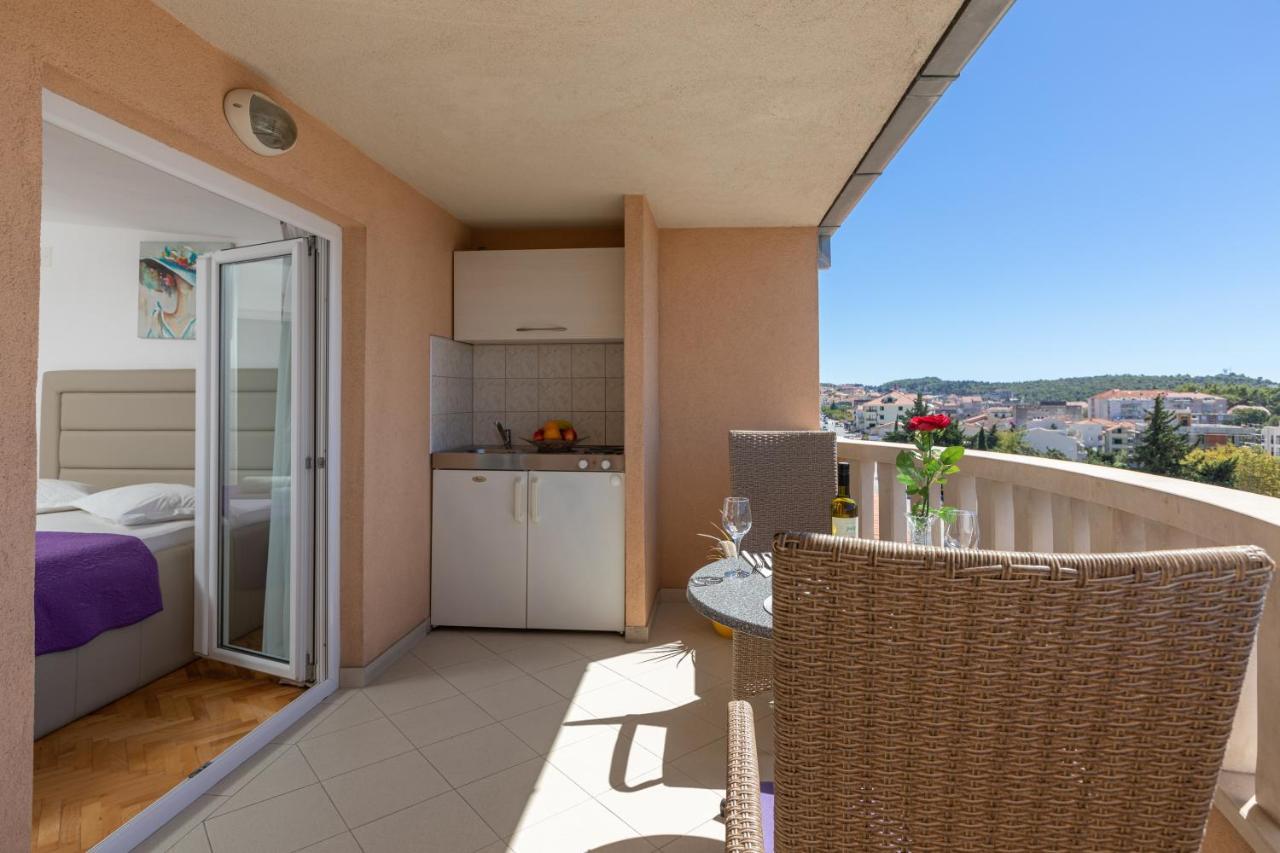 Apartments Petrovic Makarska Exterior photo