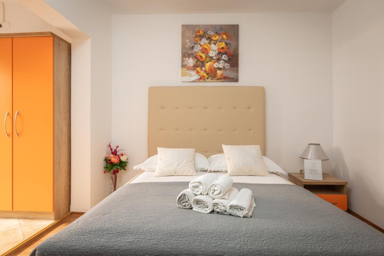 Apartments Petrovic Makarska Exterior photo