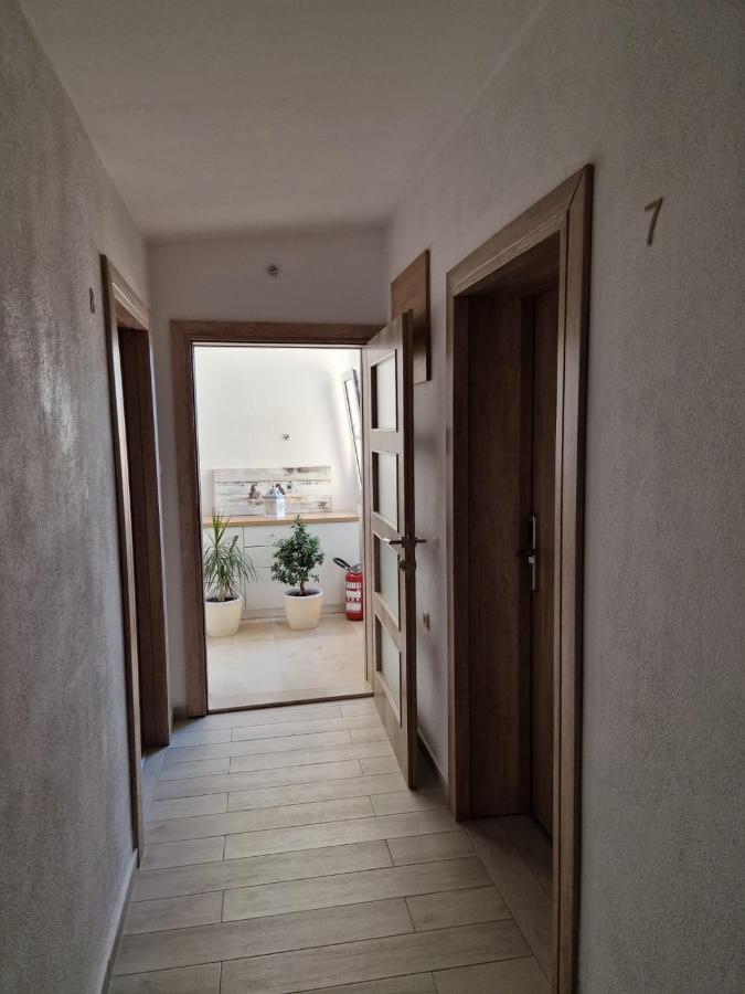 Apartments Petrovic Makarska Exterior photo