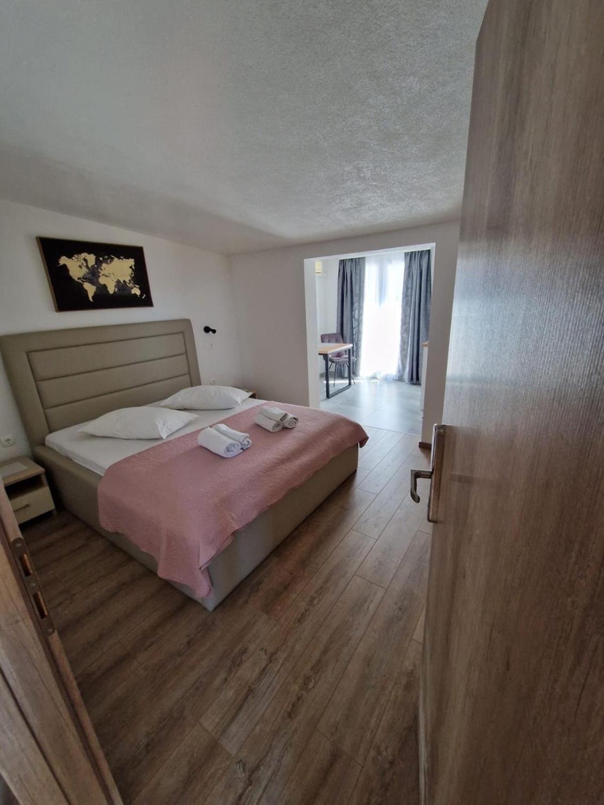 Apartments Petrovic Makarska Exterior photo